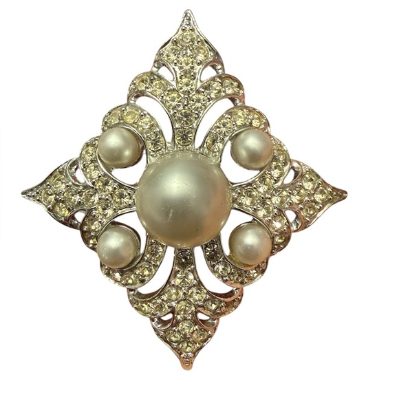 Sarah Coventry Jewelry - vintage Sarah Coventry "Persian Princess" brooch